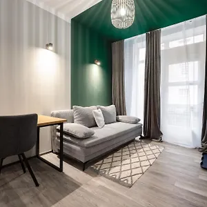 Modern Living Apartment - 3-Zimmer - Nuernberg Nord, Ruhige Seitenstrasse, Fusslaeufig Strassenbahn Nürnberg